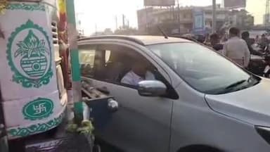 ଯାଜପୁର: ପାଣିକୋଇଲି ଛକରେ କାର ଗାଡିକୁ ଧକ୍କା ଦେଲା ଟ୍ରକ,ଅଳ୍ପକେ ଦୁର୍ଘଟଣାରୁ ବର୍ତ୍ତିଲେ ଚାଳକ