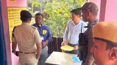 चनपटिया: बूथ संख्या-266 पर जिला निर्वाचन पदाधिकारी सह जिलाधिकारी ने किया निरीक्षण, अधिकारियों को दिए आवश्यक निर्देश