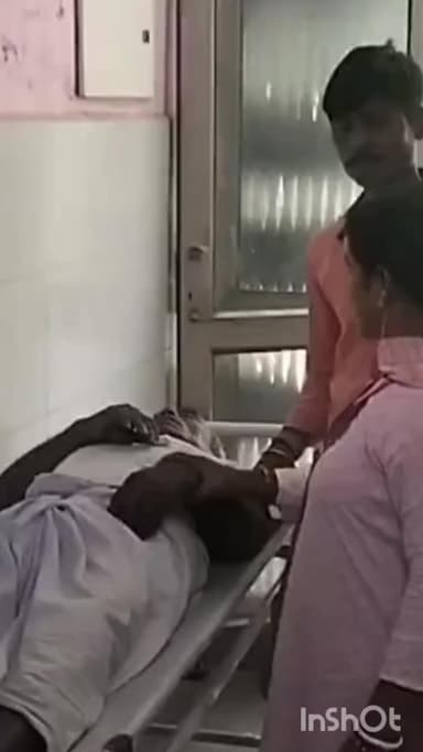 बांगरमऊ: बांगरमऊ में एक्सप्रेसवे पर बस में श्रद्धालु की तबीयत बिगड़ी, प्राथमिक उपचार के बाद उन्नाव किया गया रेफर