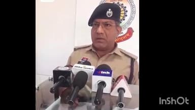 दुर्ग: भिलाई नगर के सेक्टर-7 स्थित स्वामी आत्मानंद स्कूल में एक छात्रा ने दूसरे छात्र के ऊपर हमला कर दिया