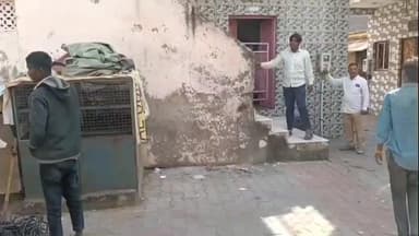 અમદાવાદ શહેર: અમદાવાદના જુહાપુરામાં હત્યાના આરોપીના ગેરકાયદે બાંધકામ તોડી પડાયા