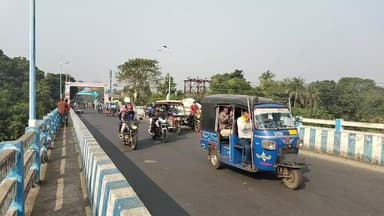 পরপর ২দিন বন্ধ ঝিখিরা বাস | বাস চালকের দেহ আজ ফিরবে গ্রামে | মুচিঘাটা-করুণাময়ী বাস আজ চলাচল করছে |