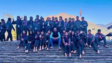 भटवाड़ी: केंद्रीय विद्यालय मनेरा के छात्र-छात्राओं ने लाखामंडल का भ्रमण कर पाषाण कालीन सभ्यता के बारे में अहम जानकारी जुटाई