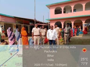 जिला निर्वाचन पदाधिकारी- सह- जिलाधिकारी डॉक्टर नवल किशोर चौधरी एवं उनकी धर्मपत्नी ने भागलपुर नगर के डीवीसी कॉलोनी अवस्थि...