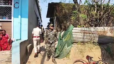 कटकमदाग: फरार अभियुक्त आकाश पासवान के विरुद्ध कुर्की-जब्ती की कार्रवाई की गई