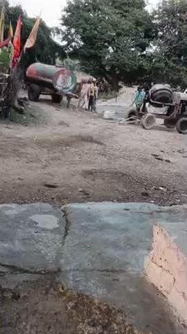 pipariya ke concrete road ki dadhli