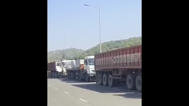 बिछीवाड़ा: अवैध खनन पर कार्रवाई, माइनिंग विभाग की विजिलेंस टीम ने गुजरात रतनपुर बॉर्डर पर 14 डंपर ट्रेलर किए डिटेन