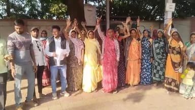 खरगौन: ग्राम जूनापानी और खुडगाव तालाब फाल्या के ग्रामीण शराबबंदी की मांग लेकर कलेक्ट्रेट पहुंचे, ज्ञापन सौंपा