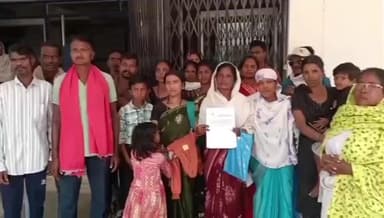 कांकेर: नक्सली पीड़ित मजदूर परिवारों की बेदखली पर विवाद, कलेक्टर से कालेटोरेट पहुंचकर रोक लगाने की मांग