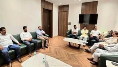 अलिबाग: पुंडलिक पाटील यांनी खासदार सुनील तटकरे यांची घेतली भेट