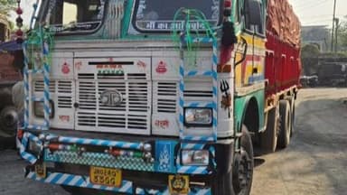 डोमचांच: डोमचांच पुलिस ने अवैध बालू लदे चार ट्रैक्टर और तीन बोल्डर लदे हाइवा ज़ब्त किए