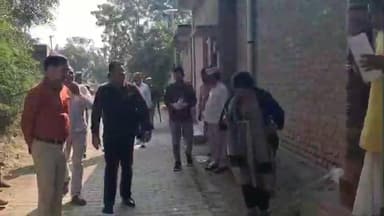 गौरीगंज: DM ने विशेष प्रगाढ़ पुनरीक्षण के तहत कम्पोजिट विद्यालय धनी जलालपुर का निरीक्षण किया, मेंदन मवई में सत्यापन