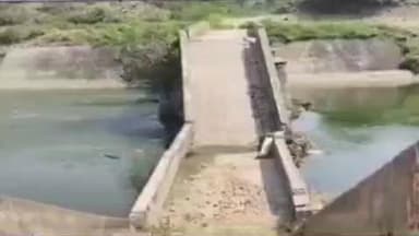 దర్శి: దొనకొండ మండలంలో సాగర్ కాలవపై కూలిపోయిన బ్రిడ్జి ఇబ్బందులు పడుతున్న రైతులు