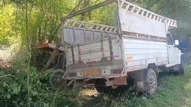 કપડવંજ: મોડાસા રોડ પર આલમપુરા બસ સ્ટેન્ડ નજીક ગમખ્વાર અકસ્માત સર્જાતા બે લોકોના ઘટના સ્થળે મોત, ૧૫થી વધુ લોકો ઈજાગ્રસ્ત થયા