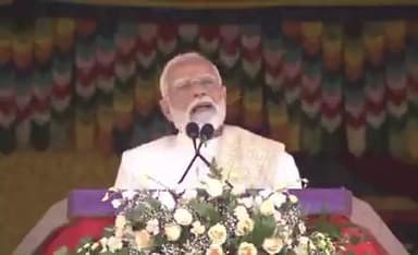 कल शाम दिल्ली में हुई भयावह घटना ने सभी के मन को व्यथित कर दिया है। मैं पीड़ित परिवारों के दुख को समझता हूँ। आज पूरा देश