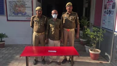 मिलक: खजुरिया थाना पुलिस ने खजुरिया क्षेत्र से एक व्यक्ति को अवैध चाकू के साथ किया गिरफ्तार, भेजा गया जेल