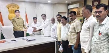 एटापल्ली: शेतकऱ्यांची होणारी लूट थांबविण्याकरीता शासकीय धान खरेदी केंद्र तात्काळ सुरू करा,माजी आ गजबे यांचे जिल्हाधिकारीना निवेदन