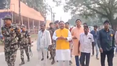 अररिया: सांसद प्रदीप कुमार सिंह ने मार्केटिंग यार्ड स्थित अपने बूथ पर किया मतदान, सभी लोगों से मतदान करने की अपील की