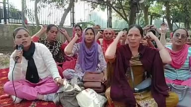 ਫ਼ਿਰੋਜ਼ਪੁਰ: ਡੀਸੀ ਦਫਤਰ ਦੇ ਬਾਹਰ ਆਸ਼ਾ ਵਰਕਰਾਂ ਵੱਲੋਂ ਆਪਣੀਆਂ ਮੰਗਾਂ ਨੂੰ ਲੈ ਕੇ ਸਰਕਾਰ ਖਿਲਾਫ ਕੀਤਾ ਰੋਸ ਪ੍ਰਦਰਸ਼ਨ