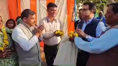 निवाड़ी: पृथ्वीपुर तहसील में मांगों को लेकर धरने पर बैठे लोगों का एसडीएम ने अनशन समाप्त कराया