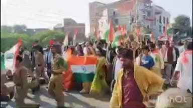 महाराजगंज: बछरावां क्षेत्र में लौह पुरुष सरदार पटेल की 150वीं जयंती पर 'एक भारत आत्मनिर्भर भारत' के तहत निकाली गई भव्य पद यात्रा