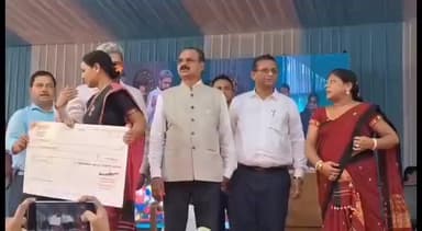 বাঘবৰ: মন্দিয়াত মুখ্যমন্ত্ৰী মহিলা উদ্যমিতা অভিযানৰ অধীনত পুঁজি প্ৰদান অনুষ্ঠানত মন্ত্ৰী চন্দ্ৰ মোহন পাটোৱাৰীৰ অংশ গ্ৰহণ