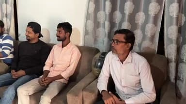 सहावर: सहावर में अपने बंगले पर बैठकर जाहिदा सुल्तान ने की राजनीतिक चर्चा