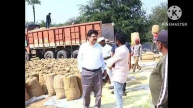 భువనగిరి: రుద్ర వెళ్లి లోని ఐకెపి ధాన్యం కొనుగోలు కేంద్రాన్ని పరిశీలించిన జిల్లా కలెక్టర్ హనుమంతరావు