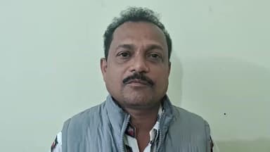 ଟିଟିଲାଗଡ: ଚାଉଳ ବୋଝେଇ ଟ୍ରକରେ ନିଆଁ ଲାଗିଥିବା ବେଳେ ମେଦୀ ରେତା ପେଟ୍ରୋଲପମ୍ପ କର୍ମଚାରୀ ସନ୍ତୋଷ ପଟ୍ଟନାୟକ ନିଆଁଲିଭା ଗ୍ୟାସ ଦ୍ଵାରା କରିଥିଲେଆୟତ୍ତ୍