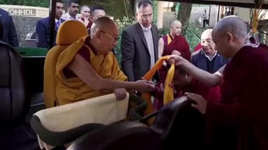 धर्मशाला: दलाई लामा मंदिर में मोने यूथ स्टूडेंट एसोसिएशन ने दलाई लामा की लंबी उम्र के लिए प्रार्थना सभा का आयोजन किया