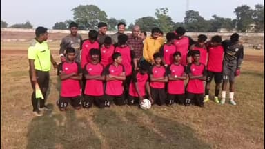 बेंगाबाद: गिरिडीह स्टेडियम में गिरिडीह जिला फुटबॉल लीग मैच का समापन