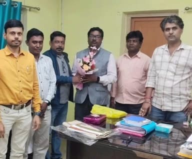 পুঞ্চা: পুঞ্চা ব্লকের প্রাক্তন ও নবাগত সহ কৃষি অধিকর্তাকে সংবর্ধনা জানানো হলো পুঞ্চা ব্লকে