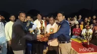 हिरणपुर: तीन दिवसीय फुटबॉल प्रतियोगिता के फाइनल में मालदा टीम ने शिबापहाड़ को हराकर खिताब जीता