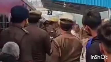 रसड़ा: दिल्ली धमाके के बाद पुलिस ने रसड़ा रेलवे स्टेशन पर चलाया सघन चेकिंग अभियान