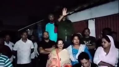 বারাসত ২: ফের প্রকাশ্যে তৃণমূলের গোষ্ঠীদ্বন্দ্ব,খড়িবাড়ি এলাকায় পুরানো তৃণমূল কার্যালয়ের পাশে নতুন তৃণমূলের কার্যালয় শুরু