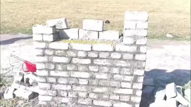 ਪਠਾਨਕੋਟ: ਹਲਕਾ ਭੋਆ ਦੇ ਪਿੰਡ ਸਿਹੋੜਾ ਵਿਖੇ ਦੋ ਦਿਨ ਪਹਿਲਾਂ ਕੈਬਨਟ ਮੰਤਰੀ ਲਾਲ ਚੰਦ ਕਟਾਰੂ ਚੱਕ ਵੱਲੋਂ ਰੱਖਿਆ ਨੀਹ ਪੱਥਰ ਸ਼ਰਾਰਤੀ ਲੋਕਾਂ ਨੇ ਤੋੜਿਆ