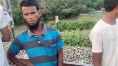 কোকৰাঝাৰ ভাগ: অসম -বংগ সীমান্তৰ শিমুলটাপু গাঁৱৰ উজনিমুৱা ৰেল লাইনৰ দাঁতিত এগৰাকী অচিনাকী বৃদ্ধ মহিলাৰ মৃত্যদেহ উদ্ধাৰ