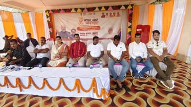 କାମାକ୍ଷାନଗର: କାମାକ୍ଷାନଗର ସାରଙ୍ଗଧର ଷ୍ଟାଡିୟମରେ ସାଂସଦ ଖେଳ ମହୋତ୍ସବ ଅନୁଷ୍ଠିତ ମଙ୍ଗଳବାର ୪ଟାରେ ଉପସ୍ଥିତ ରହିଲେ ମଣ୍ଡଳ ସଭାପତି ବ୍ରଜେଶ୍ୱରୀ ଦାସ