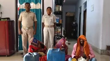 ପରଜଙ୍ଗ: କାମାକ୍ଷାନଗର ଅବକାରୀ ବିଭାଗ ତରଫରୁ ମଙ୍ଗଳବାର ୩ଟାରେ କଙ୍କଡାହାଡ଼ ଅଞ୍ଚଳରେ ଚଢ଼ାଉ କରି ମଦ ଜବତ କରି ୩ଜଣଙ୍କୁ ଗିରଫ କରାଯାଇଛି