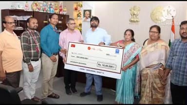 మంచిర్యాల: ప్రమాద బాధిత కుటుంబానికి భీమా చెక్కు అందజేసిన కలెక్టర్ కుమార దీపక్