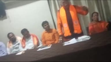 सिल्लोड: सिल्लोड येथे माजी खासदार चंद्रकांत खेरे यांच्या मार्गदर्शनाखाली उद्धव बाळासाहेब ठाकरे शिवसेनेची बैठक संपन्न