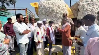 जळगाव जामोद: जामोद जामोद येथे सीसीआय तर्फे कापूस खरेदीचा शुभारंभ! शेतकऱ्यांचा झाला सत्कार