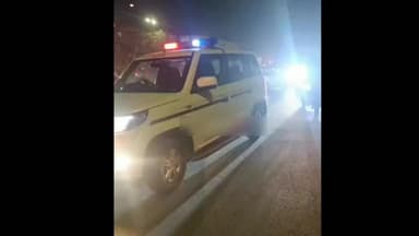 हवेली: पुणे अहिल्यानगर महामार्गावर चंदन नगर या ठिकाणी चार चाकी कारला डंपरने धडक दिल्याची घटना घडली