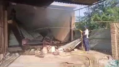 जैसलमेर: जोधपुर रोड स्थित सब्जी मंडी की खाली दुकानों में लगी आग, दमकल कार्मिकों ने पाया आग पर काबू