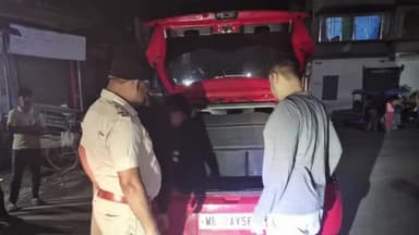 কৃষ্ণগঞ্জ: গতকাল দিল্লীতে বিস্ফোরণের কারণে আজ কৃষ্ণগঞ্জে লজ ও রাস্তায় পুলিশের ব্যাপক নাকা চেকিং