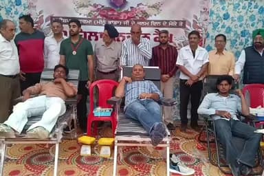 ਮਲੋਟ: ਮੁਨੀਸ਼ ਫਾਊਂਡੇਸ਼ਨ ਵੱਲੋਂ ਮੇਨ ਬਾਜ਼ਾਰ ਵਿੱਚ ਮੀਨੂੰ ਭਾਂਡਾ ਦੀ ਯਾਦ ਵਿੱਚ ਲਗਾਇਆ ਗਿਆ ਖੂਨਦਾਨ ਕੈਂਪ