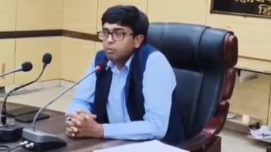 हिंगोली: जिल्हाधिकारी राहुल गुप्ता यांनी जिल्हाधिकारी कार्यालयात घेतला आरोग्य सेवांचा आढावा