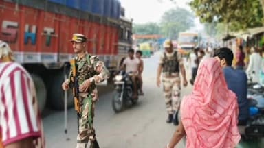 सिवान: सिवान पुलिस ने विशेष अभियान चलाकर 336 लीटर देसी और 36.37 लीटर विदेशी शराब की ज़ब्त