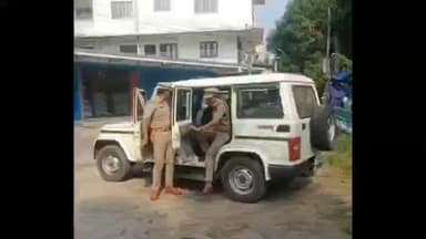 കൊടുങ്ങല്ലൂർ: മതിലകത്ത് അദ്ധ്യാപകനെ സ്കൂളിൽ കയറി ആക്രമിച്ച് പരിക്കേൽപ്പിച്ച കേസിൽ വിദ്യാർത്ഥിയുടെ പിതാവ് അറസ്റ്റിൽ