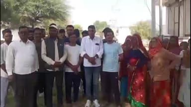 नवलगढ़: डूंडलोद में अनियमित पेयजल आपूर्ति से त्रस्त लोगों ने किया प्रदर्शन, समस्या के समाधान की रखी मांग #jansamasya